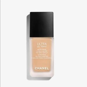Chanel Ultrawear All-Day Comfort Flawless Finish Foundation B30